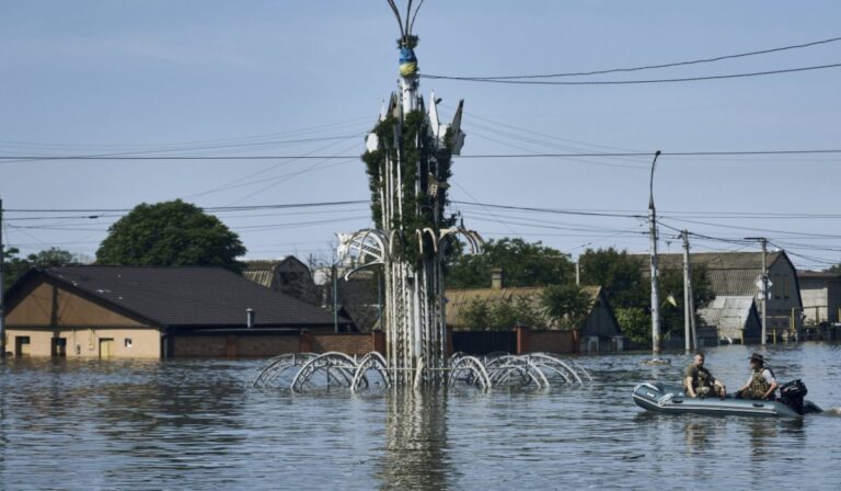 Russians blow up dam in Zaporizhzhia region