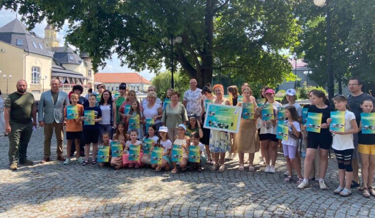 Plein air és szakurafa-ültetés Beregszászban