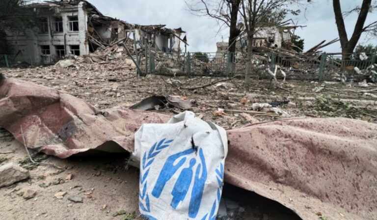 Rakétatalálat ért egy humanitárius segélyelosztó helyet Zaporizzsja megyében