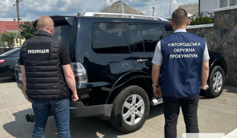 Humanitárius segélyként kapott járművekkel kereskedtek a Munkácsi járásban