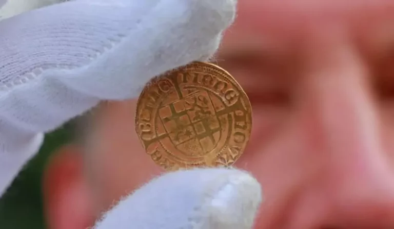 Szenzációs leletre bukkantak egy kolostor romjainál