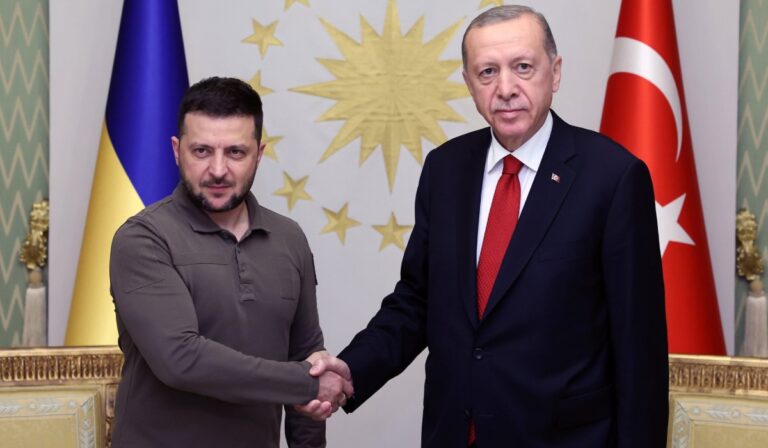 Törökországban folytatta diplomáciai körútját Zelenszkij