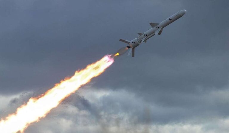 Két cirkálórakéta lépett be Kárpátalja légterébe szombatra virradóra