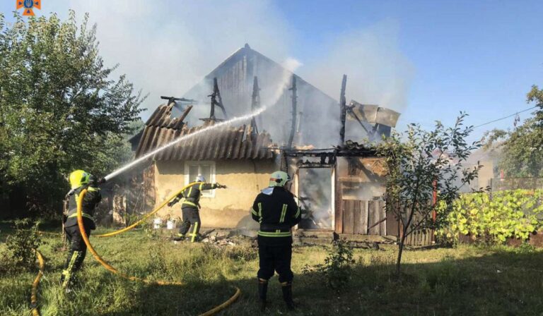 Tűz ütött ki egy lakóházban Bustyaházán