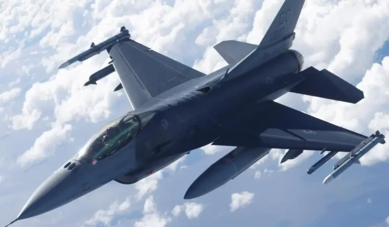 Leszállították az első francia Mirage 2000-es vadászrepülőket Ukrajnának