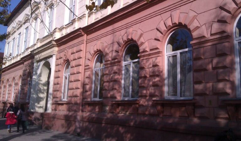 Magyar kötődés nélküli igazgató a munkácsi Rákóczi-középiskola élén