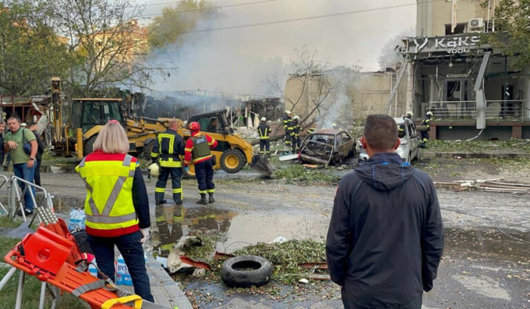 Nagyszabású orosz támadások Ukrajna-szerte