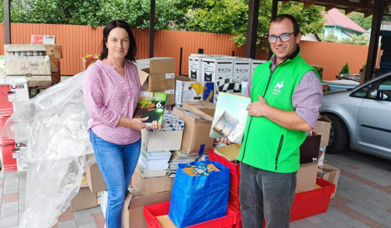 Hittankönyveket hozott az MRSZ Kárpátaljára