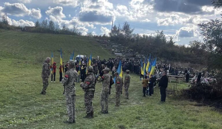 Katonatemetés Magyarkomjáton