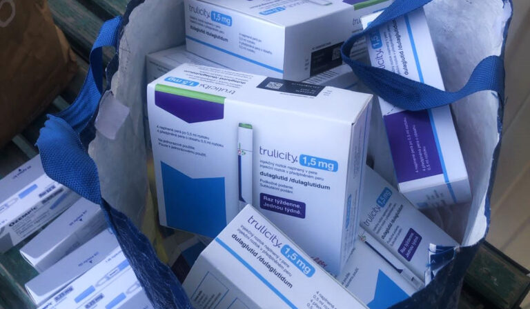 Gyógyszereket akart Kárpátaljára csempészni egy nő Kaszonynál