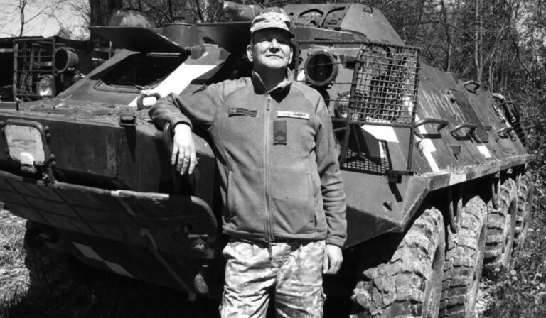 Katonatemetésre készül Munkács