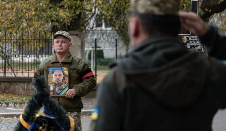 Eltemették Vitalij Kucajevet