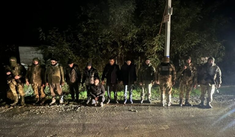 Hat illegális határsértőt vettek őrizetbe Kárpátalján