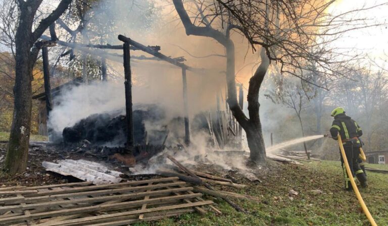 Szénatároló égett le a Técsői járásban