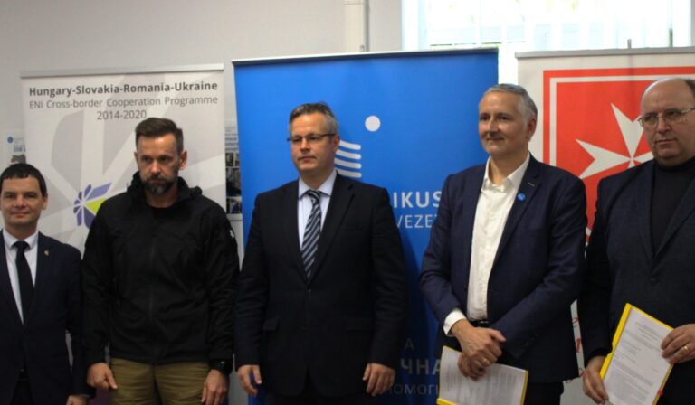 Humanitárius segítség a menekülteknek – nemzetközi projektekről állapodtak meg