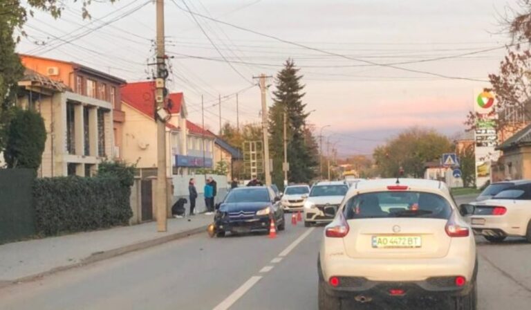 A gyalogátkelőn ütöttek el egy fiatalt Ungváron