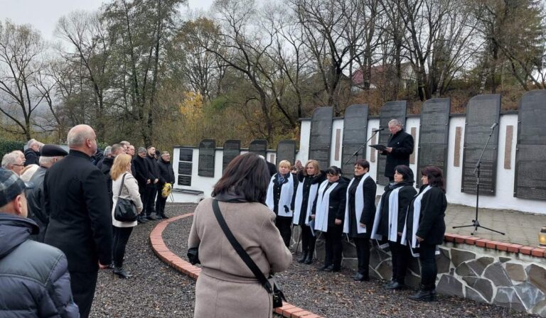 A málenykij robot áldozataira emlékeztek Szolyván