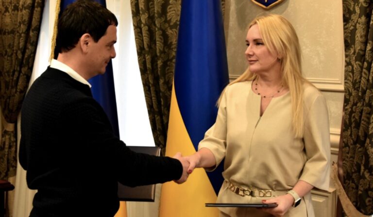 Szerződést kötött a megyei tanács és a kardiológiai kórház új vezetője