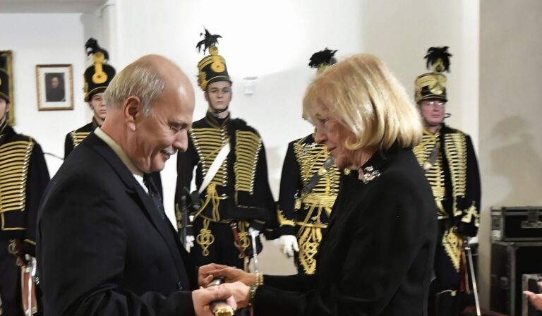 Hadik-díjat kapott Popovics Béla