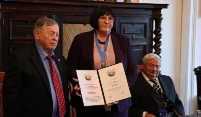 Az Emberi Méltóságért kitüntetésben részesült Orosz Ildikó