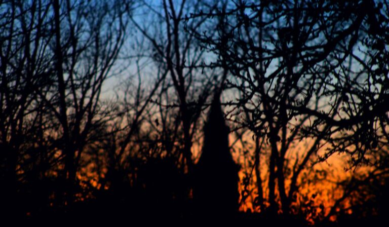 Beregújfalu temploma alkony