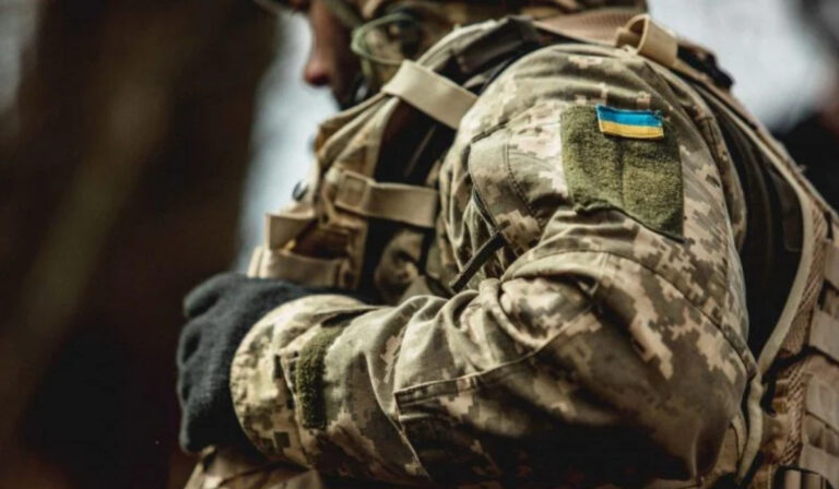 Kijev vizsgálatot indított egy fegyvertelen ukrán katona kivégzésének ügyében