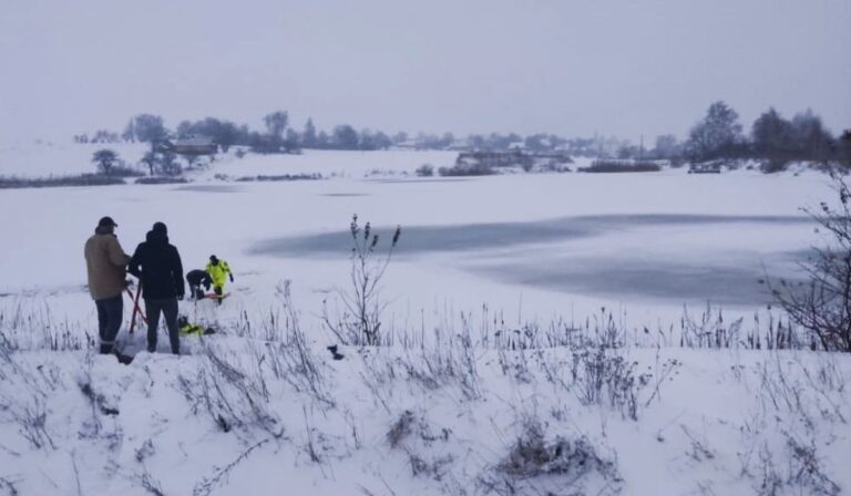 Két gyermek esett bele egy tóba Voliny megyében