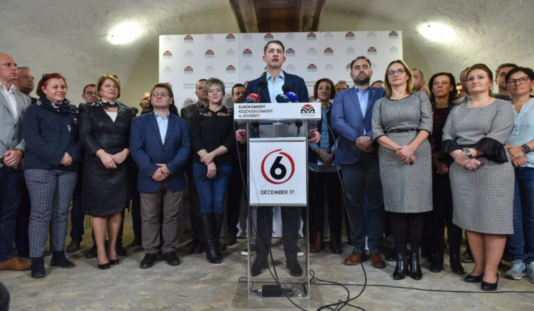 Szerb választások: magabiztos győzelmet aratott a VMSZ