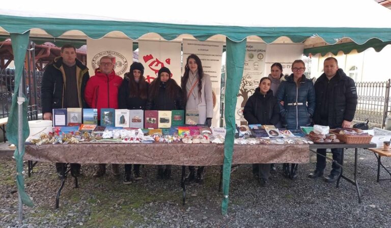 A Rákóczi-főiskola és a Pro Cultura Subcarpathica a beregszászi adventi vásáron