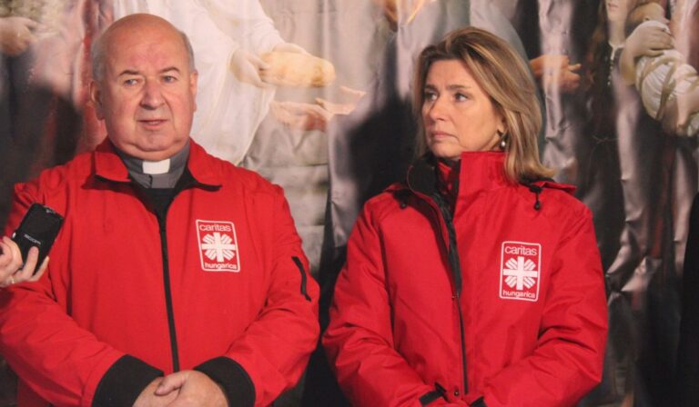 Écsy Gábor atya