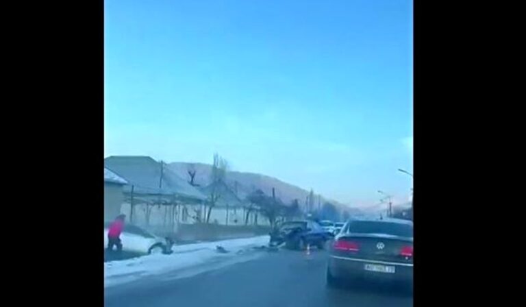 Két személyautó ütközött össze a Munkácsi járásban