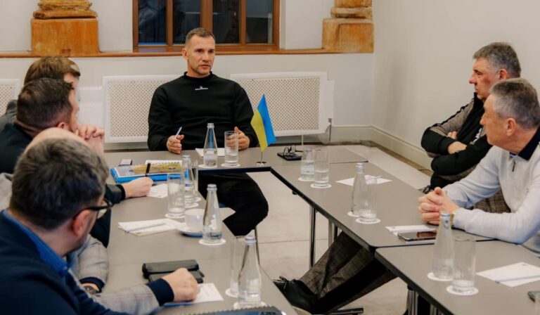 A megyei futballszövetségek vezetőivel találkozott Andrij Sevcsenko