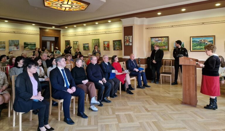 Kovács Éva kiállításával méltatták a magyar kultúra napját Beregszászban
