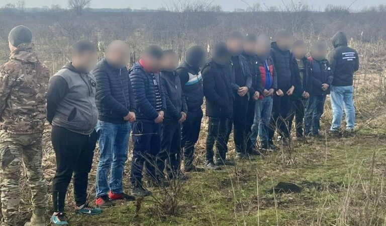 Tizenkét kárpátaljai férfit vettek őrizetbe Déda közelében