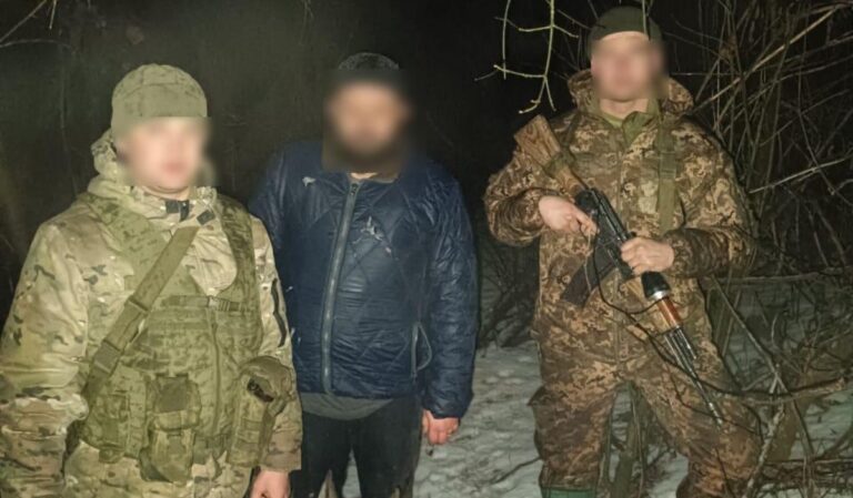 A határőrök mentettek ki a Tiszából egy határsértőt
