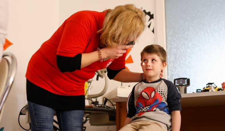 A ráti gyermekotthonban járt a Katolikus Karitász orvosmissziója