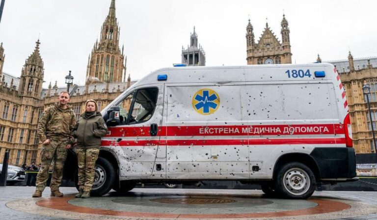 Szétlőtt ukrán mentőautó Londonban