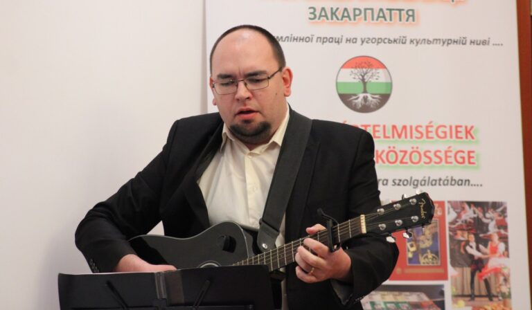 Marcsák Gergely: Üres falak