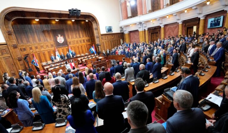 Megalakult az új szerb parlament
