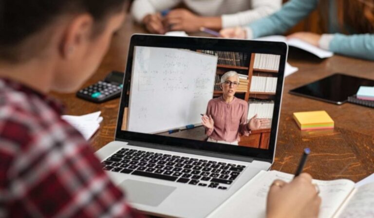 Eltörlik a távoktatást Ukrajnában