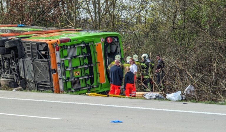 Ukránok sérültek meg egy németországi buszbalesetben