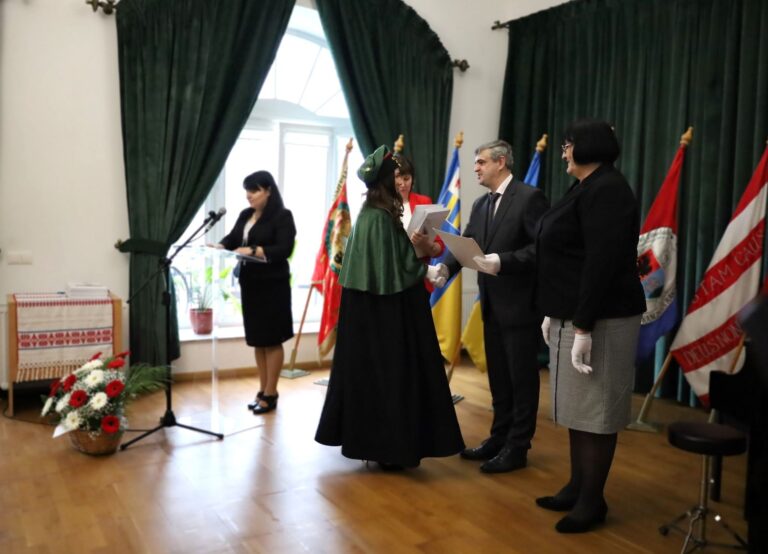 Diplomaátadó ünnepség a Perényi Kultúrkúriában