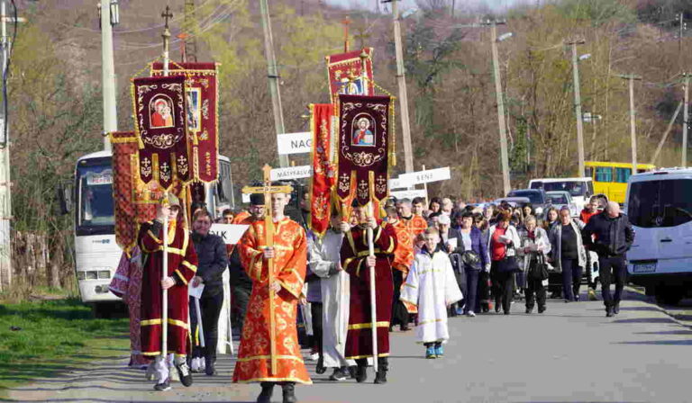 VIII. Kereszthódoló körmenet Beregszászban