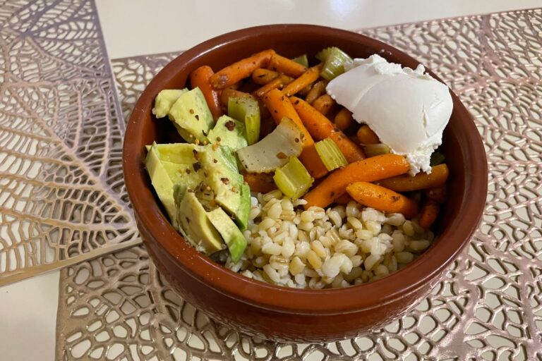 Bulgur-sárgarépa bowl