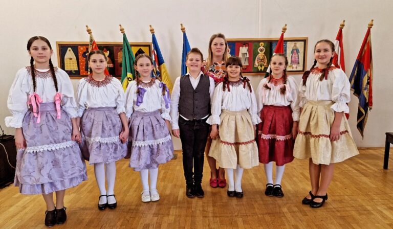A Tulipán Tanoda növendékeinek fellépése az „Által mennék én a Tiszán…” népdaléneklési verseny megyei döntőjén