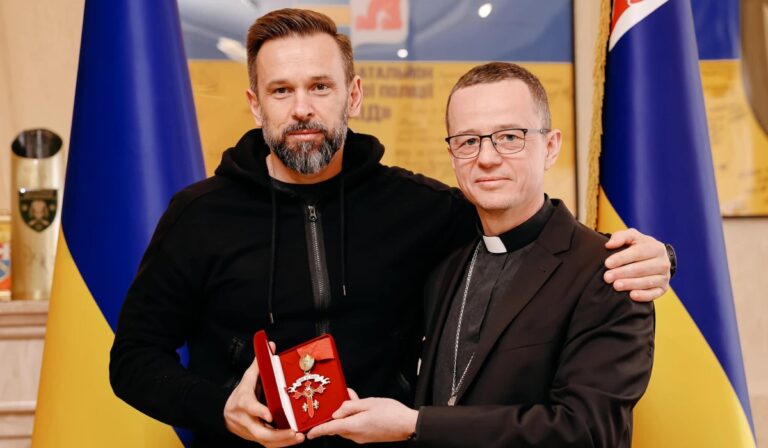 Szárnyas Szent Mihály lovagrenddel tüntették ki Viktor Mikitát