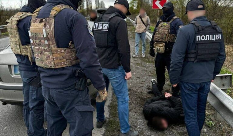 Férfiakat csempészett át a határon egy ungvári férfi