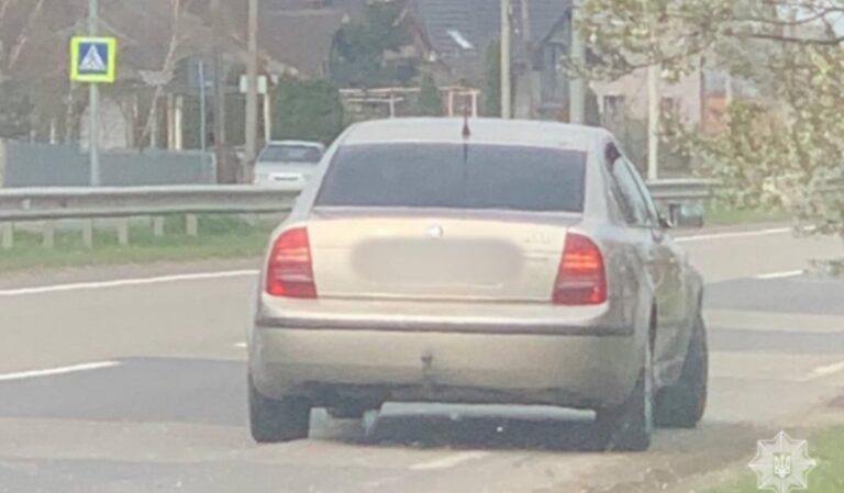 Száguldozott, majd kenőpénzt ajánlott a járőröknek egy ungvári sofőr