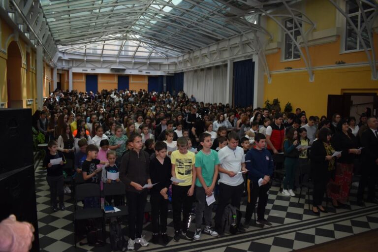 Nearly 600 students gathered in Berehove in the name of poetry