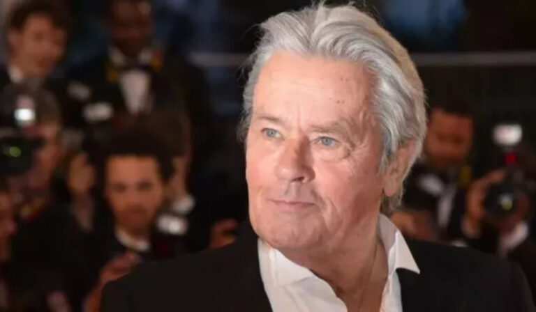 Alain Delon magas szintű ukrán kitüntetést kap